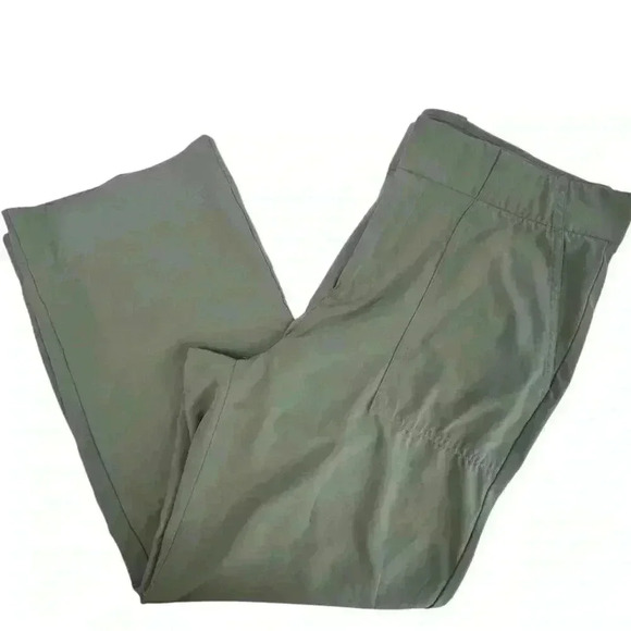 Athleta Tribeca Utility Crop Laurel Olive Green Pants Size 10 - Picture 1 of 14